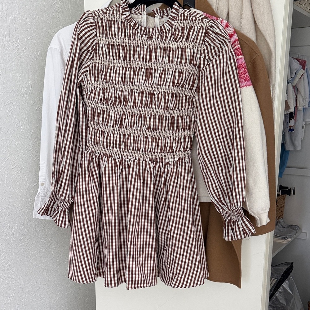 NWT Avara gingham smocked dress